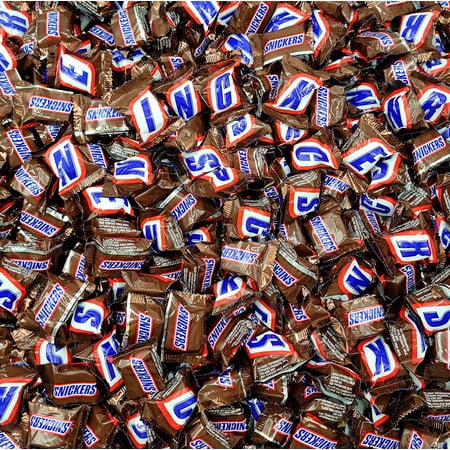 Snickers Minis Chocolate Caramel Candy Bars - Individually Wrapped Candy - with Roasted Peanuts, Nougat, Caramel, and Milk Chocolate Bulk Candy 1 Pound